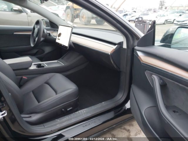 Photo 4 VIN: 5YJ3E1EA3PF488295 - TESLA MODEL 3 