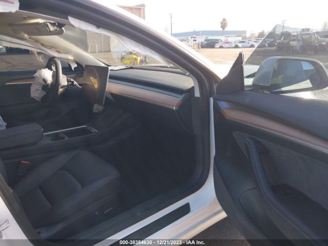 Photo 4 VIN: 5YJ3E1EA3PF489124 - TESLA MODEL 3 