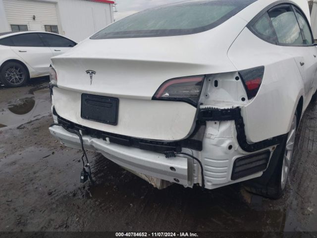 Photo 5 VIN: 5YJ3E1EA3PF563707 - TESLA MODEL 3 