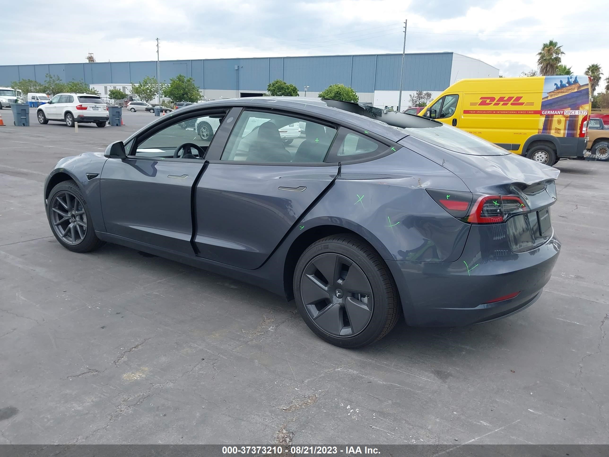 Photo 2 VIN: 5YJ3E1EA3PF583018 - TESLA MODEL 3 