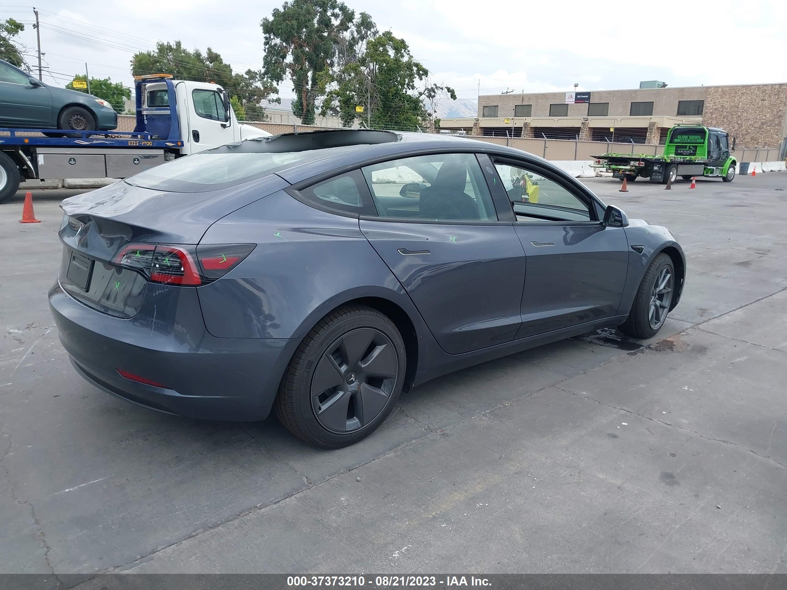 Photo 3 VIN: 5YJ3E1EA3PF583018 - TESLA MODEL 3 