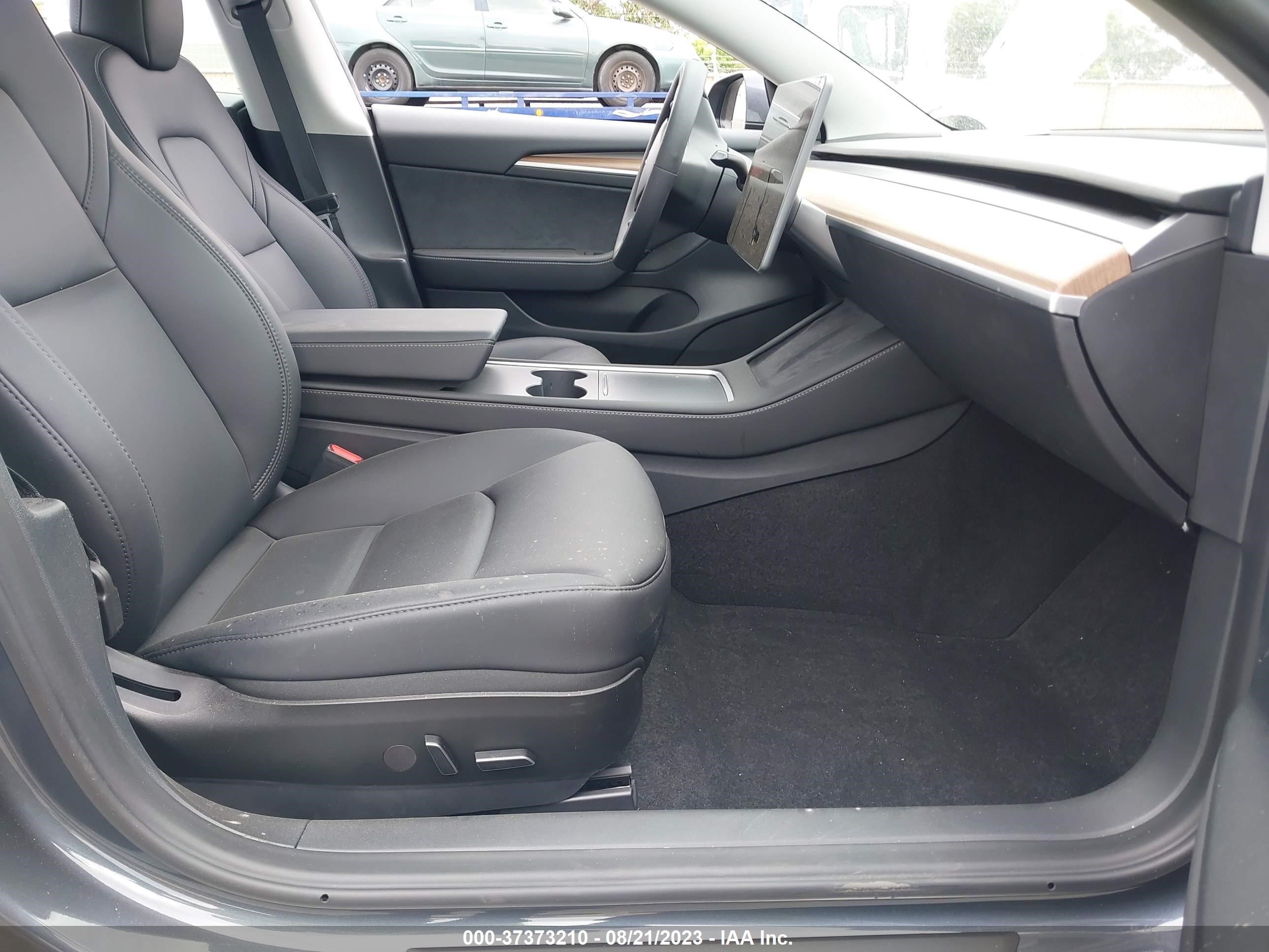 Photo 4 VIN: 5YJ3E1EA3PF583018 - TESLA MODEL 3 