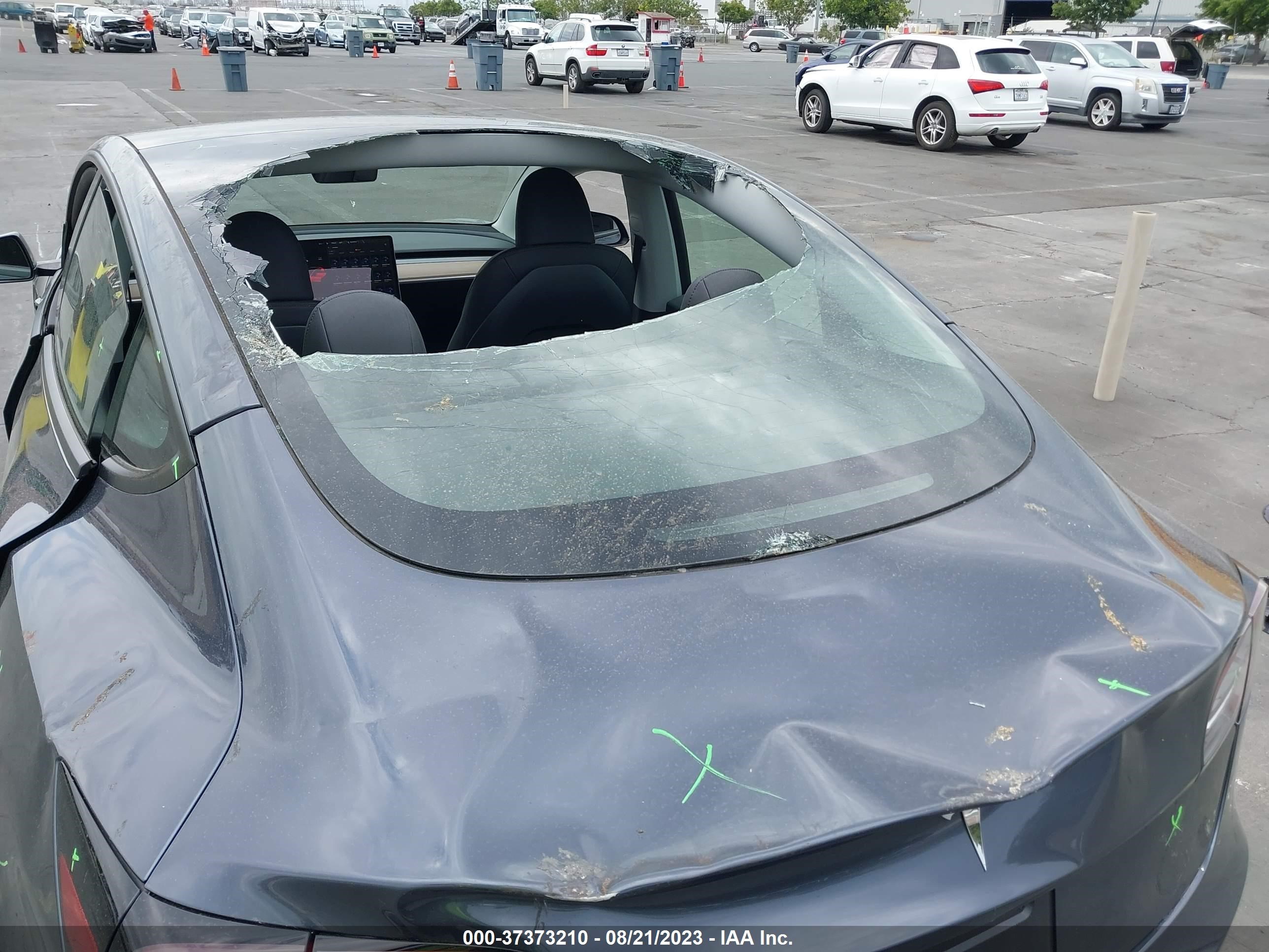 Photo 5 VIN: 5YJ3E1EA3PF583018 - TESLA MODEL 3 