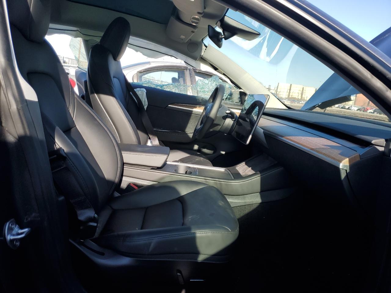 Photo 6 VIN: 5YJ3E1EA3PF599011 - TESLA MODEL 3 