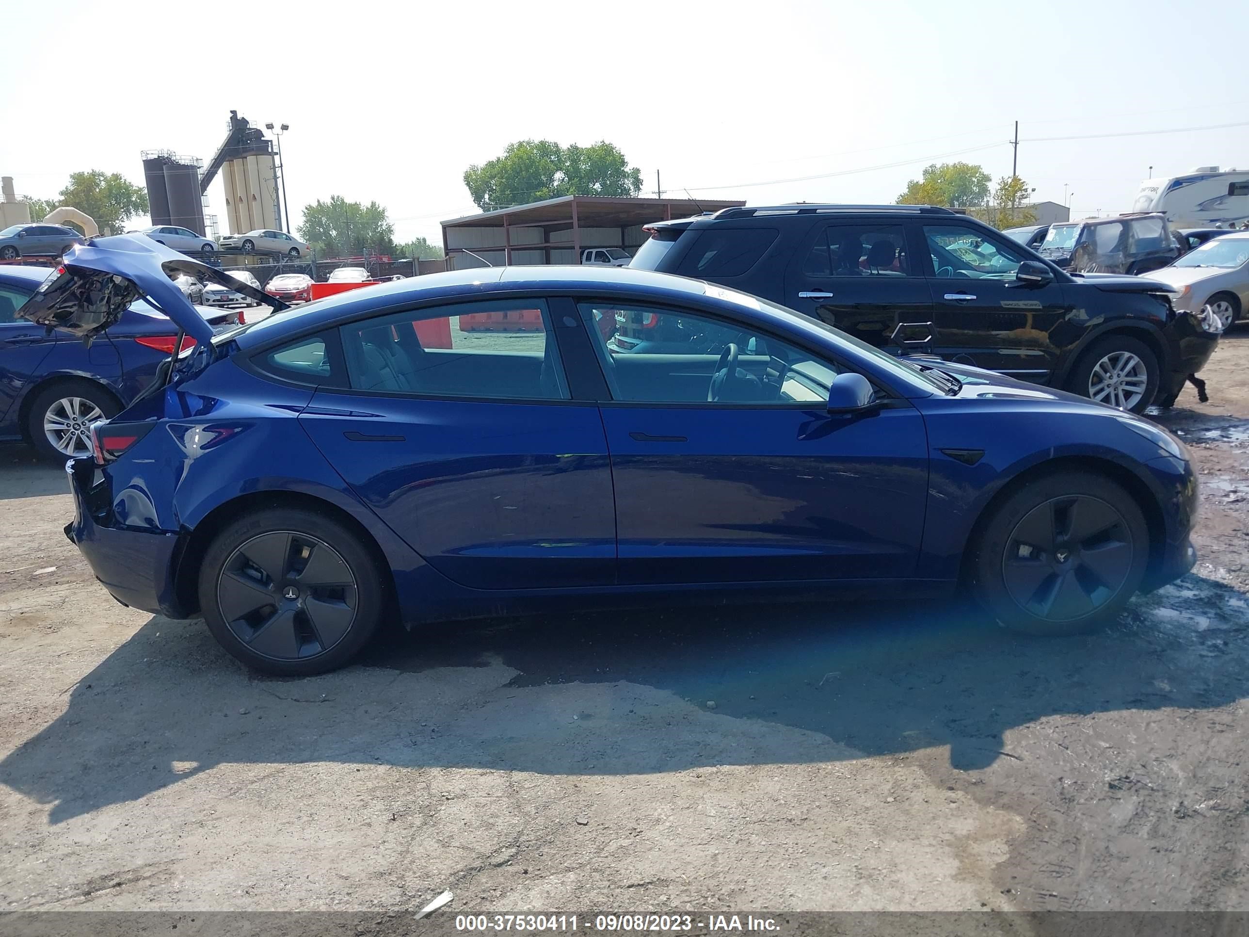 Photo 11 VIN: 5YJ3E1EA3PF605700 - TESLA MODEL 3 