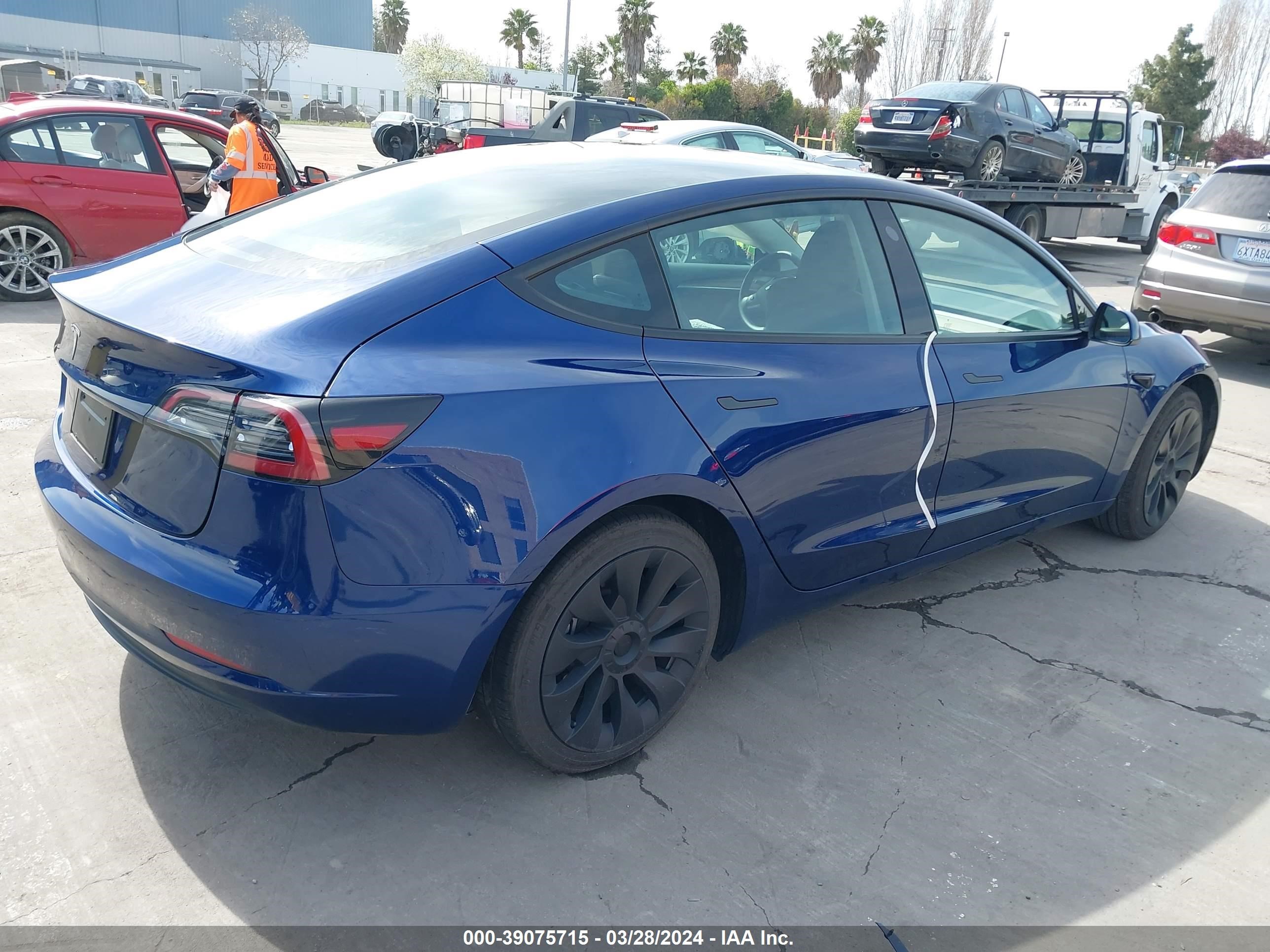 Photo 3 VIN: 5YJ3E1EA3PF607933 - TESLA MODEL 3 