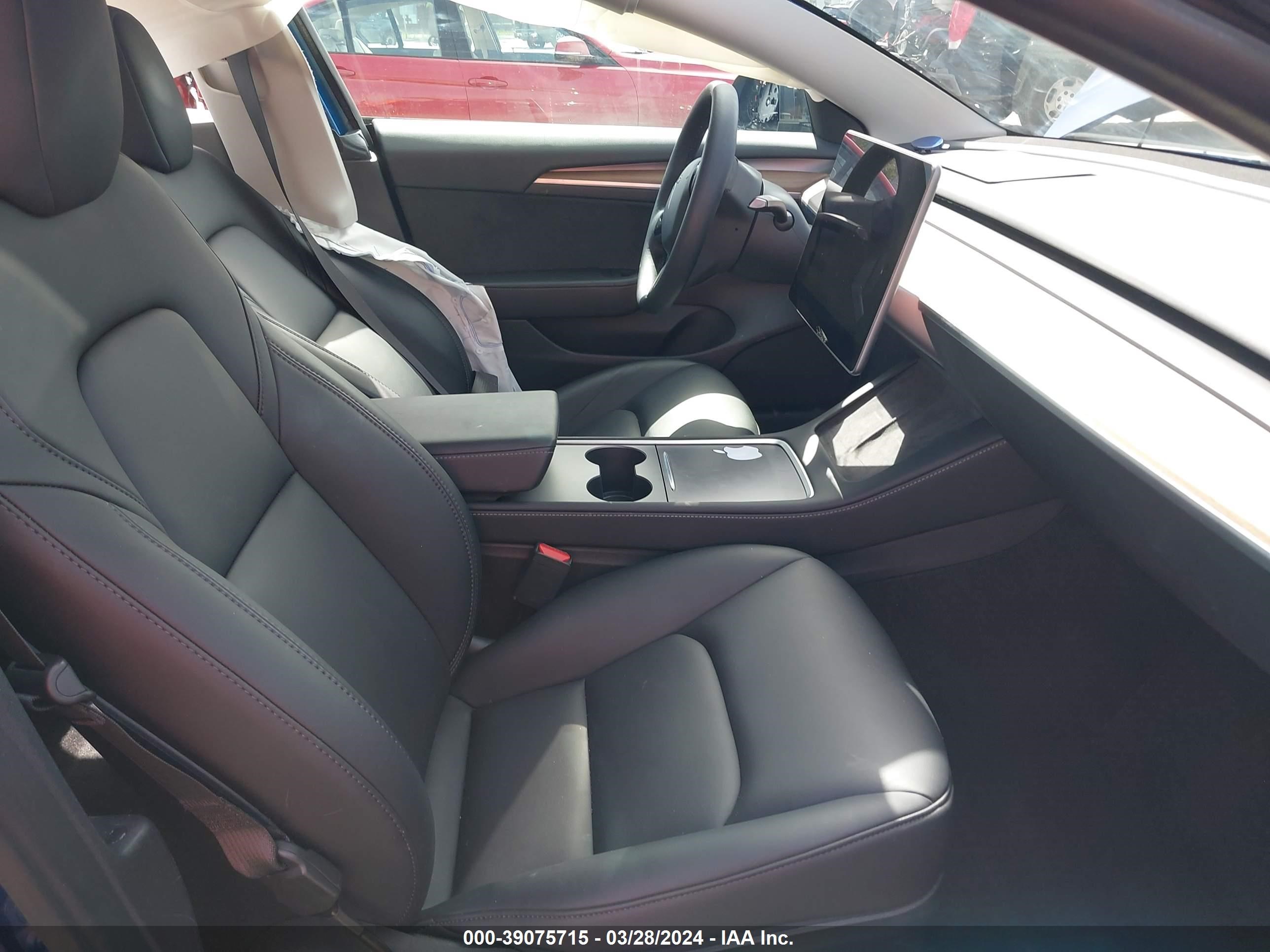 Photo 4 VIN: 5YJ3E1EA3PF607933 - TESLA MODEL 3 