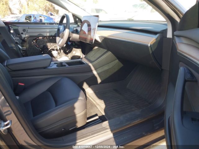 Photo 4 VIN: 5YJ3E1EA3PF615109 - TESLA MODEL 3 