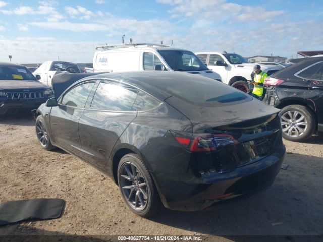 Photo 2 VIN: 5YJ3E1EA3PF668439 - TESLA MODEL 3 