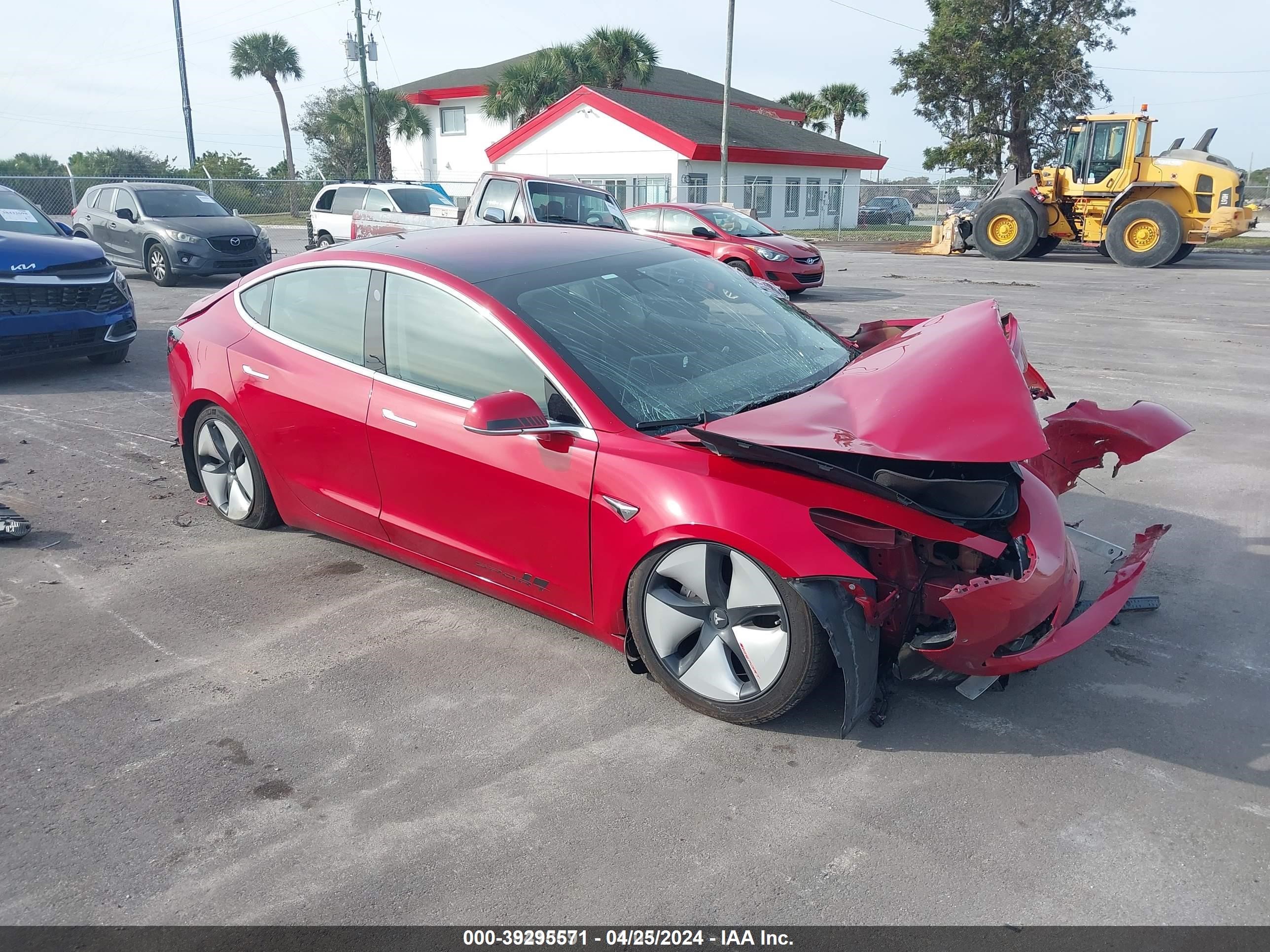 Photo 1 VIN: 5YJ3E1EA4JF008899 - TESLA MODEL 3 