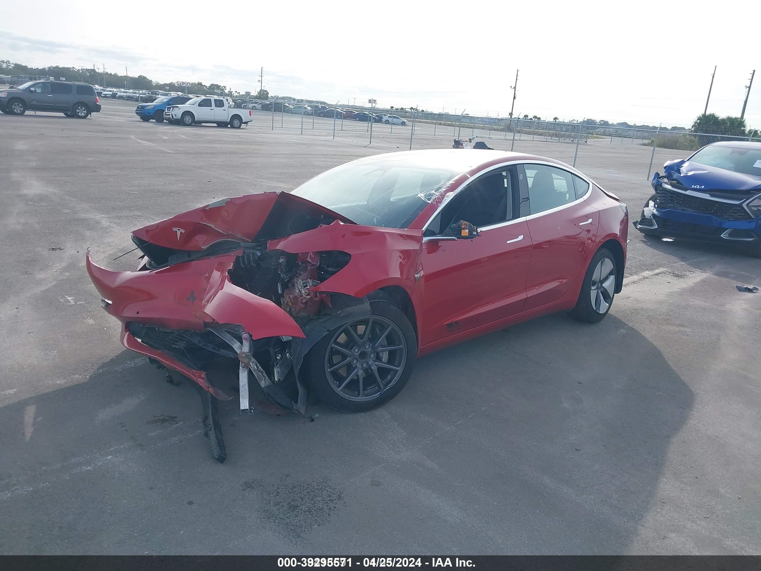 Photo 2 VIN: 5YJ3E1EA4JF008899 - TESLA MODEL 3 