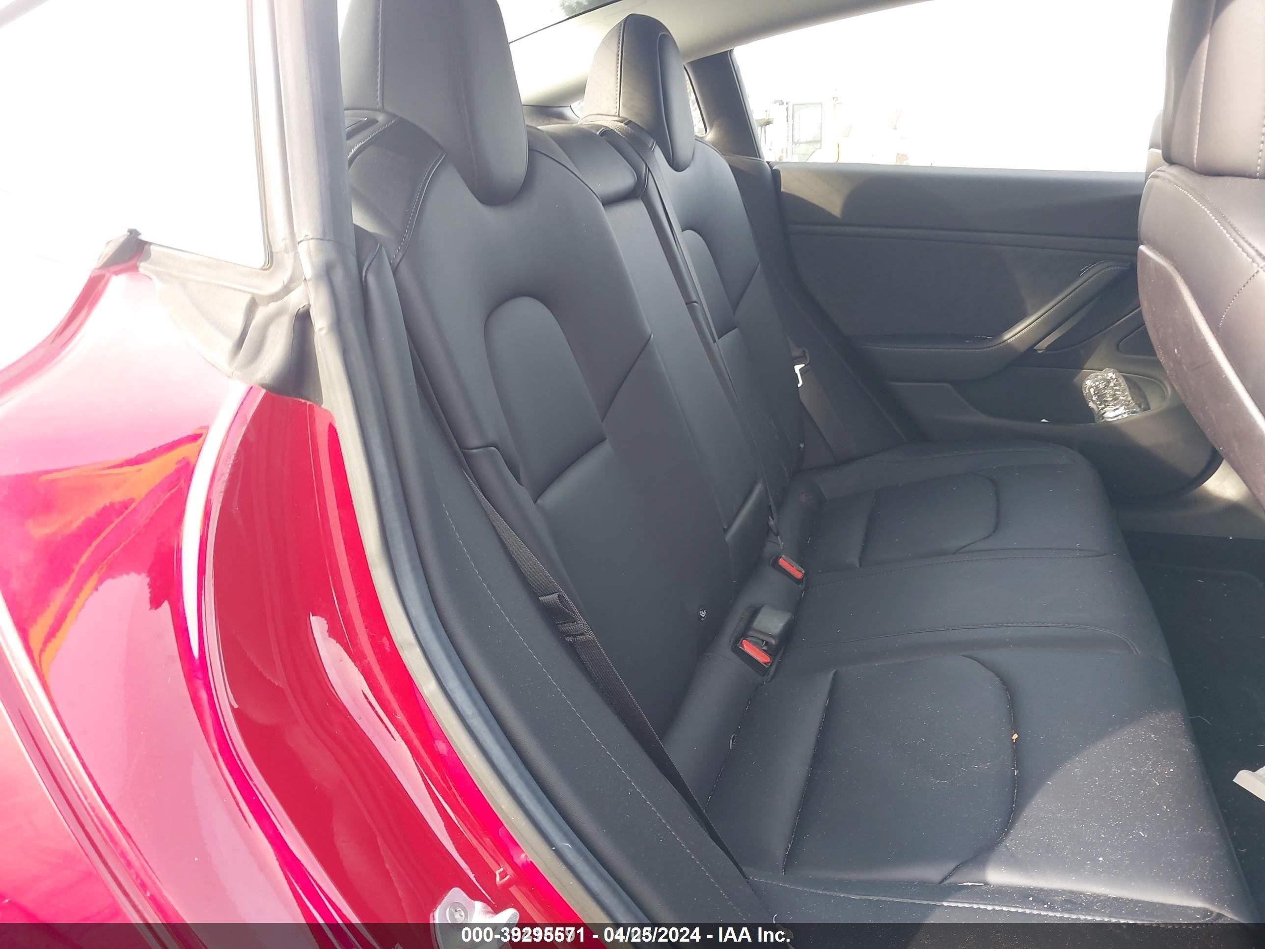 Photo 7 VIN: 5YJ3E1EA4JF008899 - TESLA MODEL 3 