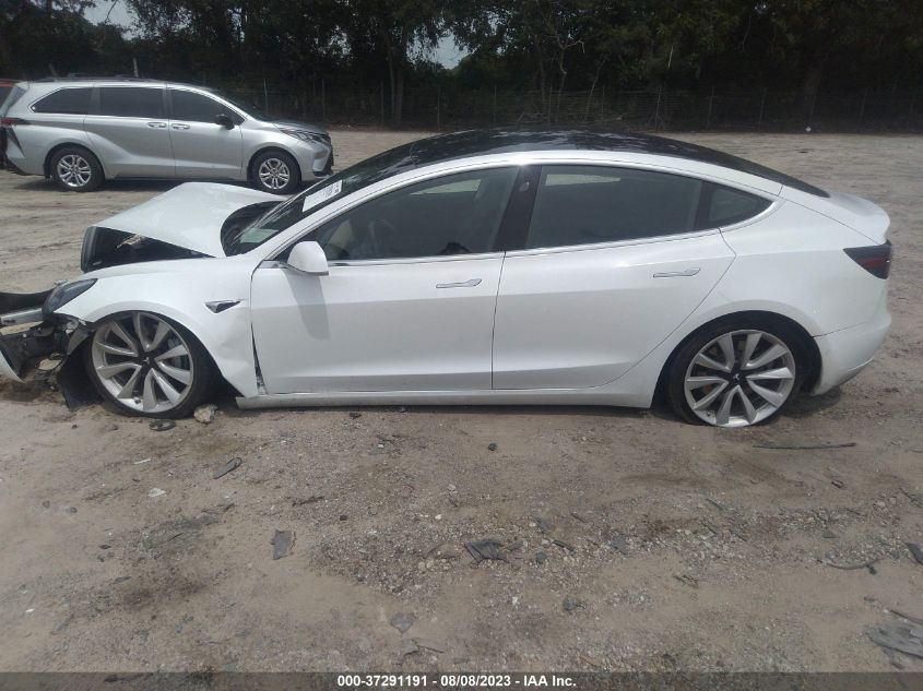 Photo 12 VIN: 5YJ3E1EA4JF010023 - TESLA MODEL 3 