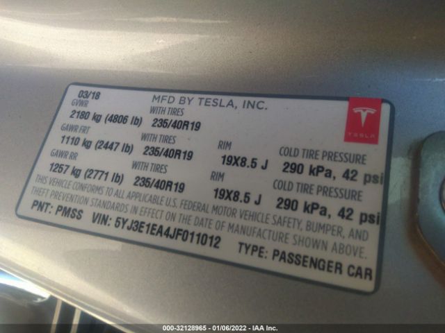 Photo 8 VIN: 5YJ3E1EA4JF011012 - TESLA MODEL 3 