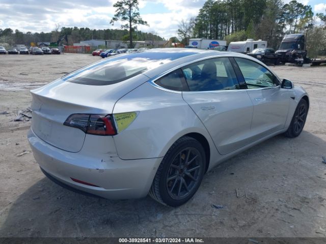 Photo 3 VIN: 5YJ3E1EA4JF044544 - TESLA MODEL 3 