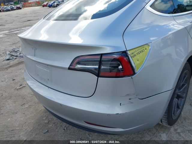 Photo 5 VIN: 5YJ3E1EA4JF044544 - TESLA MODEL 3 