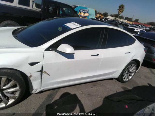 Photo 5 VIN: 5YJ3E1EA4JF062557 - TESLA MODEL 3 