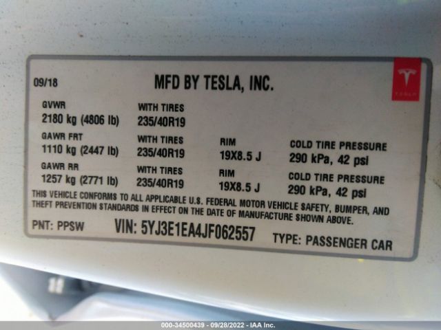 Photo 8 VIN: 5YJ3E1EA4JF062557 - TESLA MODEL 3 