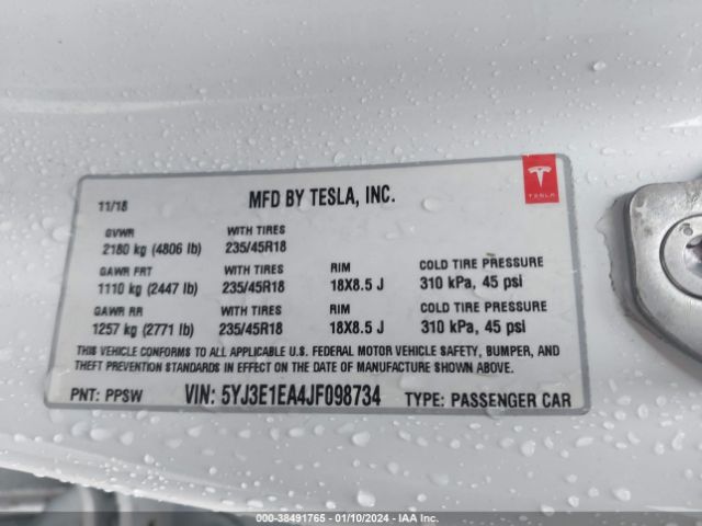 Photo 8 VIN: 5YJ3E1EA4JF098734 - TESLA MODEL 3 