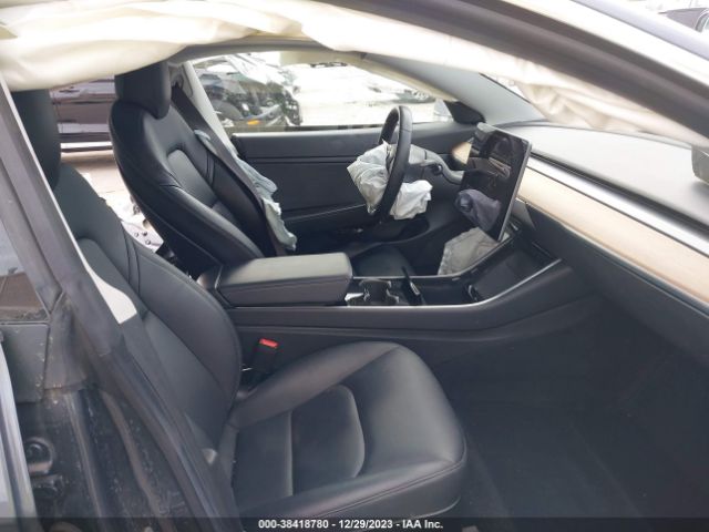 Photo 4 VIN: 5YJ3E1EA4JF101793 - TESLA MODEL 3 