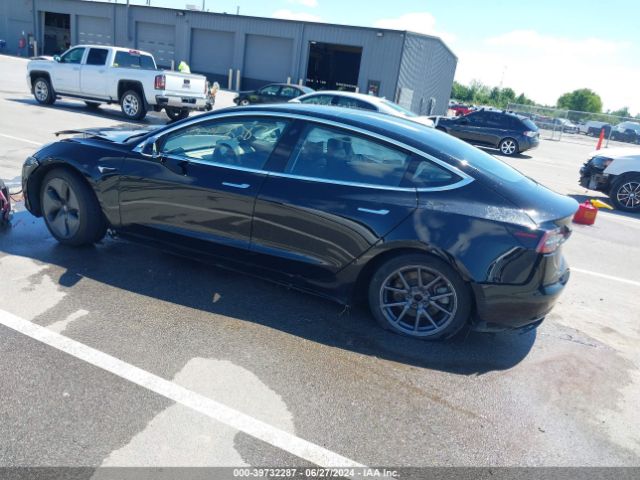 Photo 2 VIN: 5YJ3E1EA4JF109019 - TESLA MODEL 3 