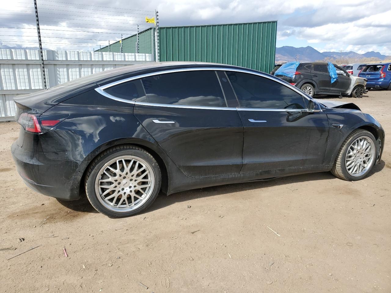 Photo 2 VIN: 5YJ3E1EA4JF152176 - TESLA MODEL 3 