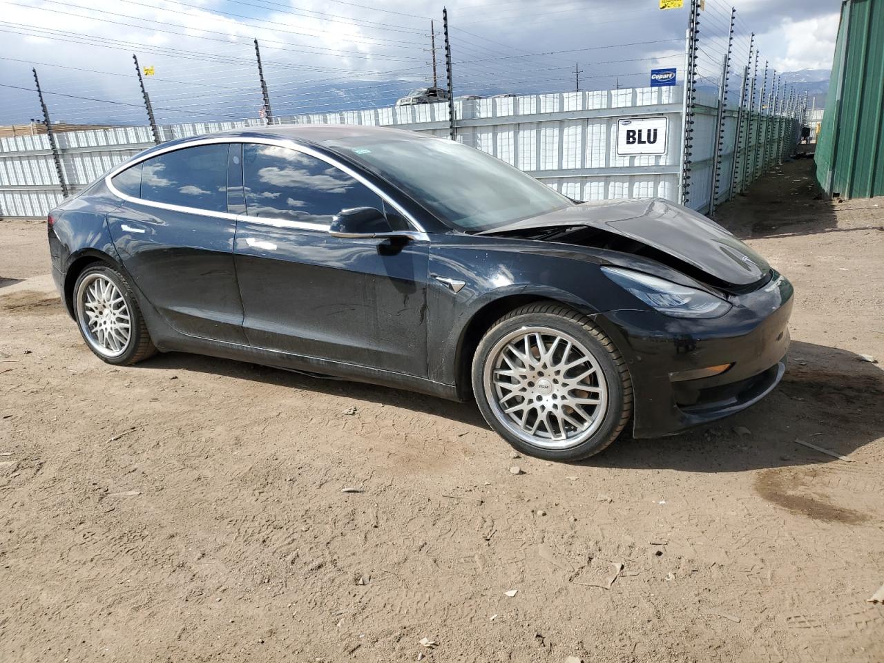 Photo 3 VIN: 5YJ3E1EA4JF152176 - TESLA MODEL 3 