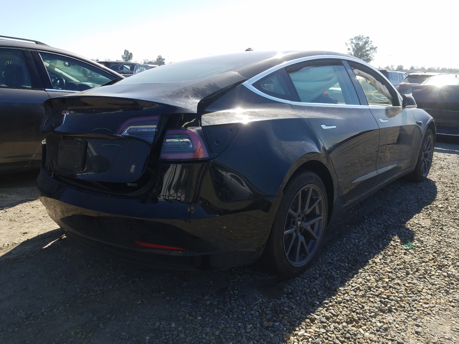 Photo 3 VIN: 5YJ3E1EA4JF172105 - TESLA MODEL 3 