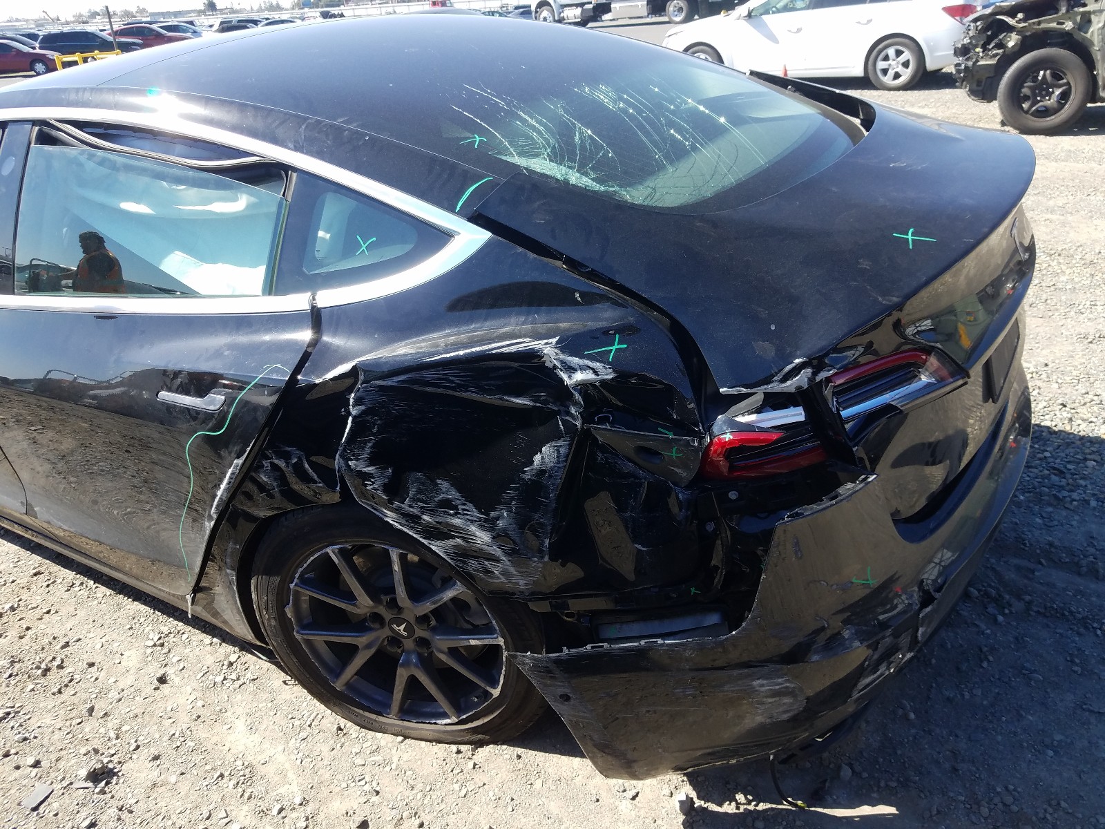 Photo 8 VIN: 5YJ3E1EA4JF172105 - TESLA MODEL 3 