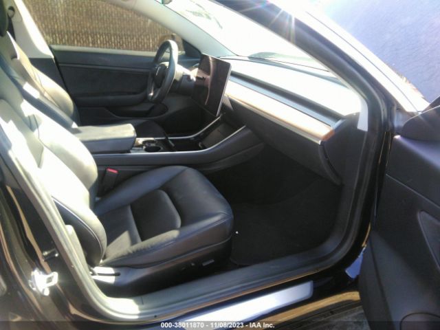 Photo 4 VIN: 5YJ3E1EA4LF704424 - TESLA MODEL 3 