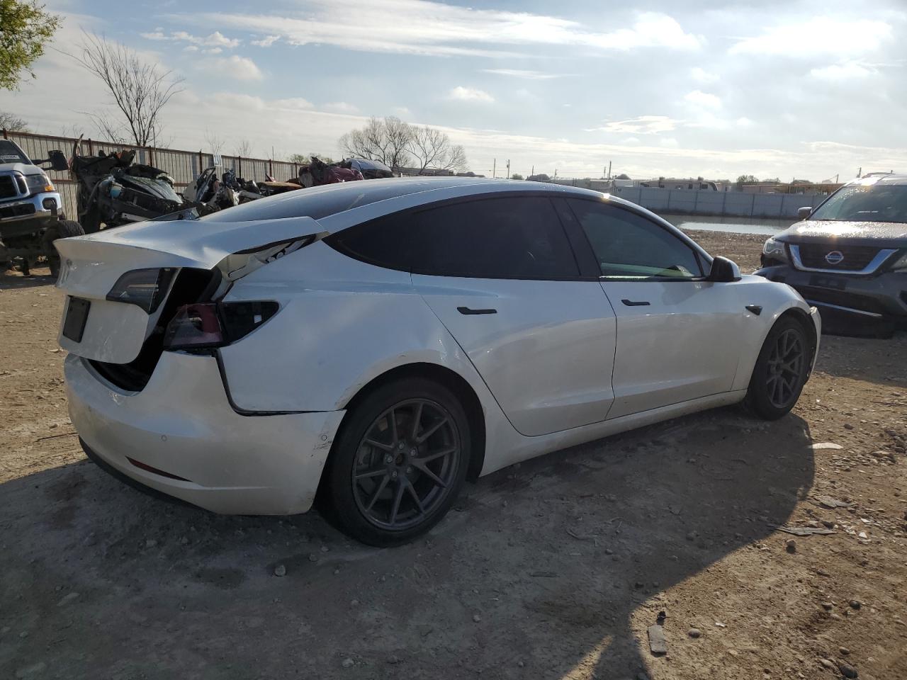 Photo 2 VIN: 5YJ3E1EA4MF023102 - TESLA MODEL 3 