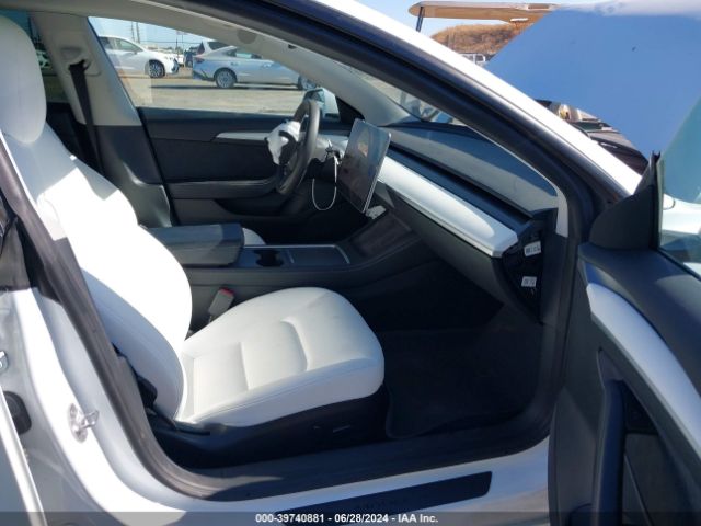 Photo 4 VIN: 5YJ3E1EA4NF154404 - TESLA MODEL 3 