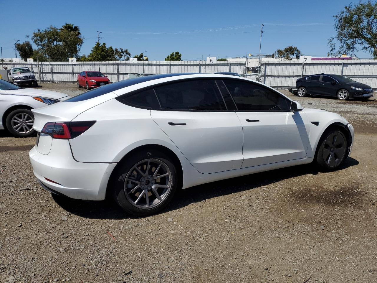 Photo 2 VIN: 5YJ3E1EA4NF331968 - TESLA MODEL 3 