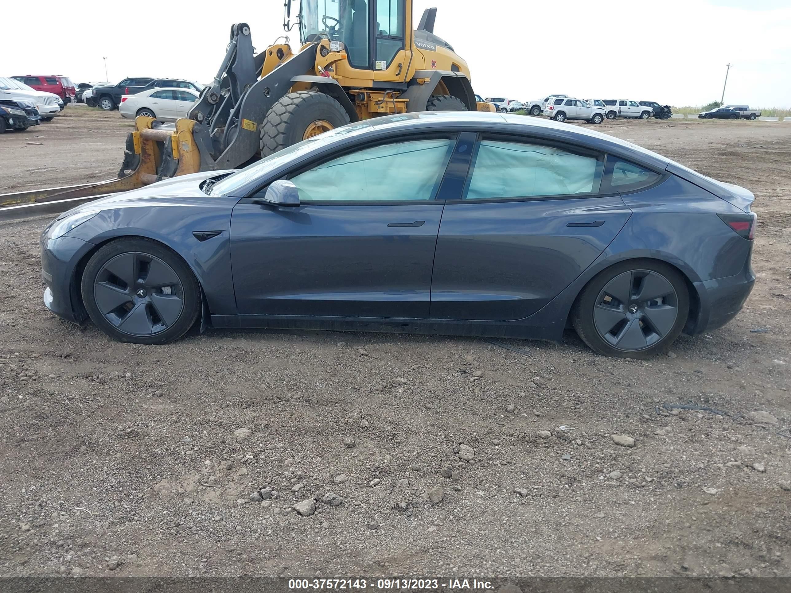 Photo 11 VIN: 5YJ3E1EA4PF403075 - TESLA MODEL 3 