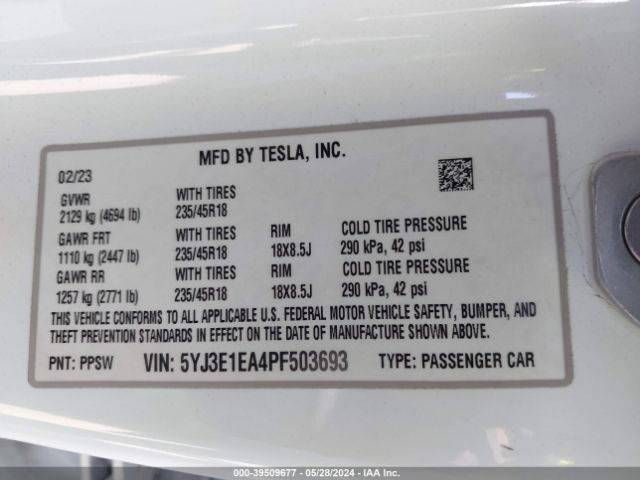 Photo 8 VIN: 5YJ3E1EA4PF503693 - TESLA MODEL 3 