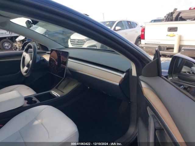 Photo 4 VIN: 5YJ3E1EA4PF554885 - TESLA MODEL 3 