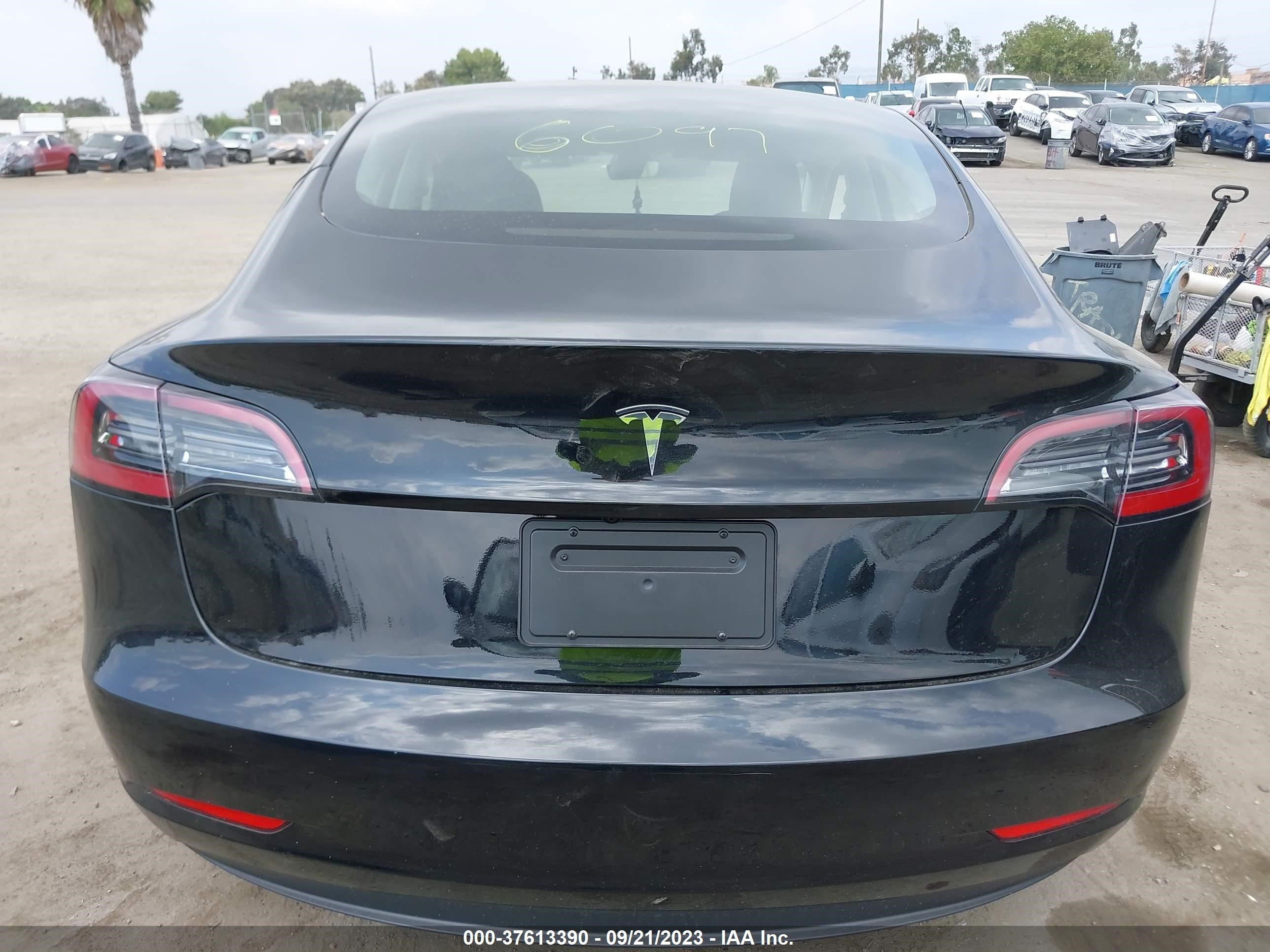 Photo 15 VIN: 5YJ3E1EA4PF592729 - TESLA MODEL 3 