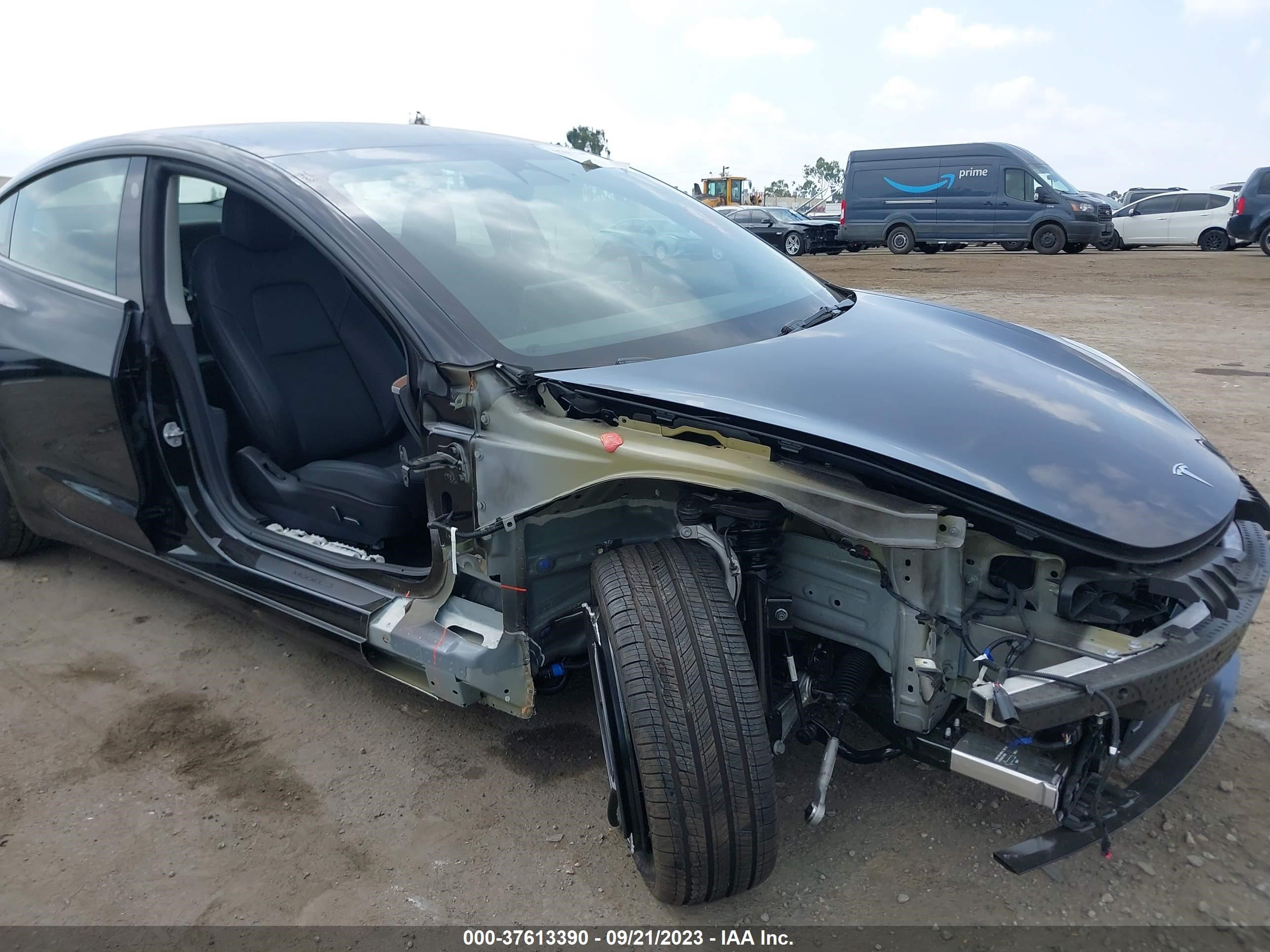 Photo 5 VIN: 5YJ3E1EA4PF592729 - TESLA MODEL 3 