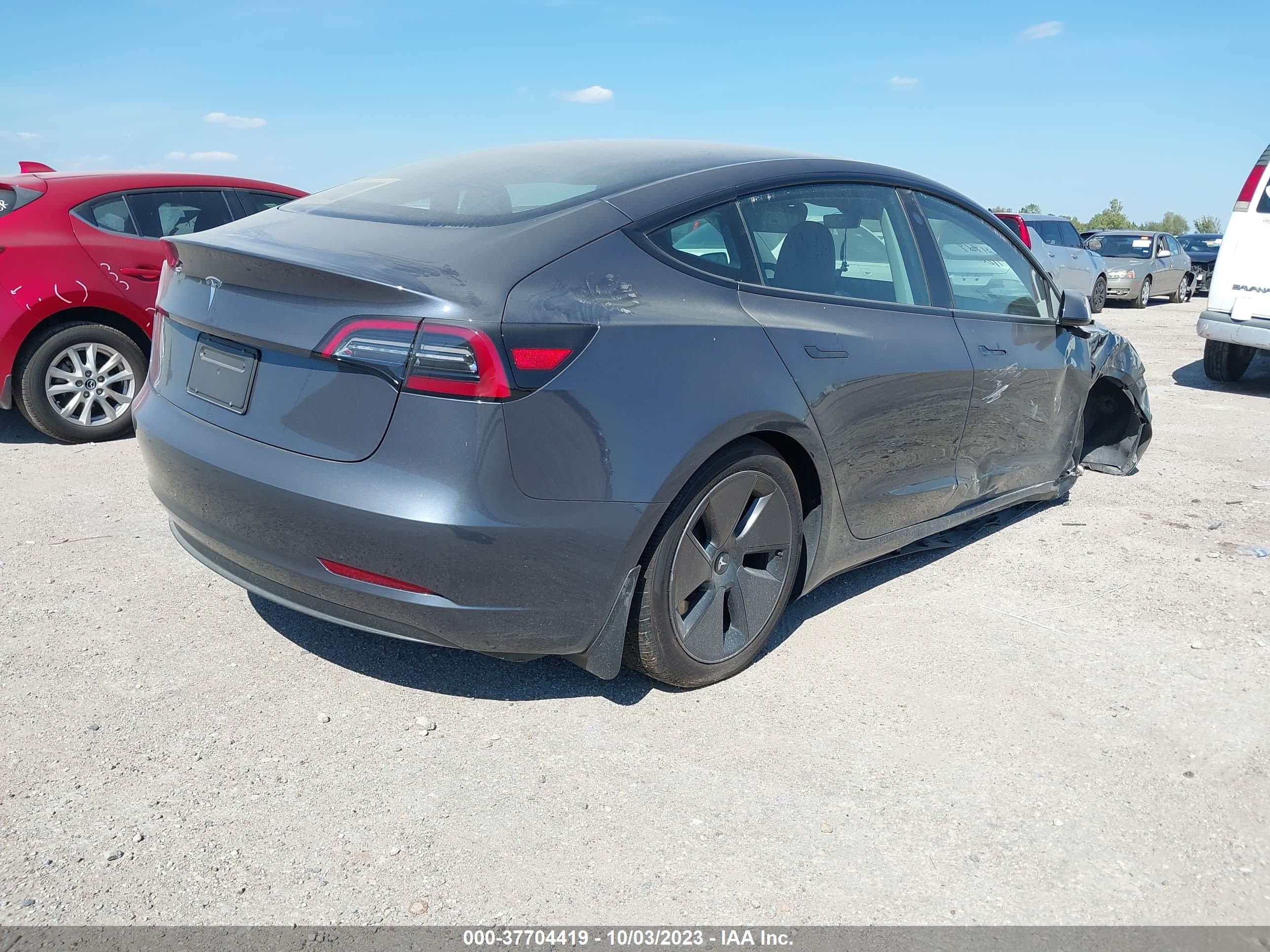 Photo 3 VIN: 5YJ3E1EA4PF613269 - TESLA MODEL 3 