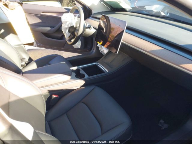 Photo 4 VIN: 5YJ3E1EA4PF700749 - TESLA MODEL 3 