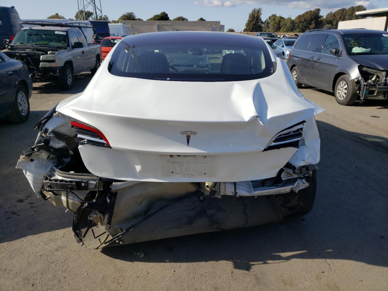 Photo 5 VIN: 5YJ3E1EA5JF039594 - TESLA MODEL 3 