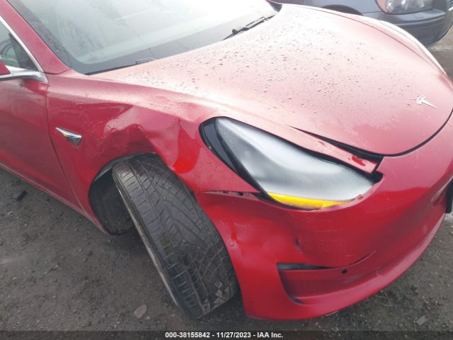 Photo 5 VIN: 5YJ3E1EA5JF047128 - TESLA MODEL 3 