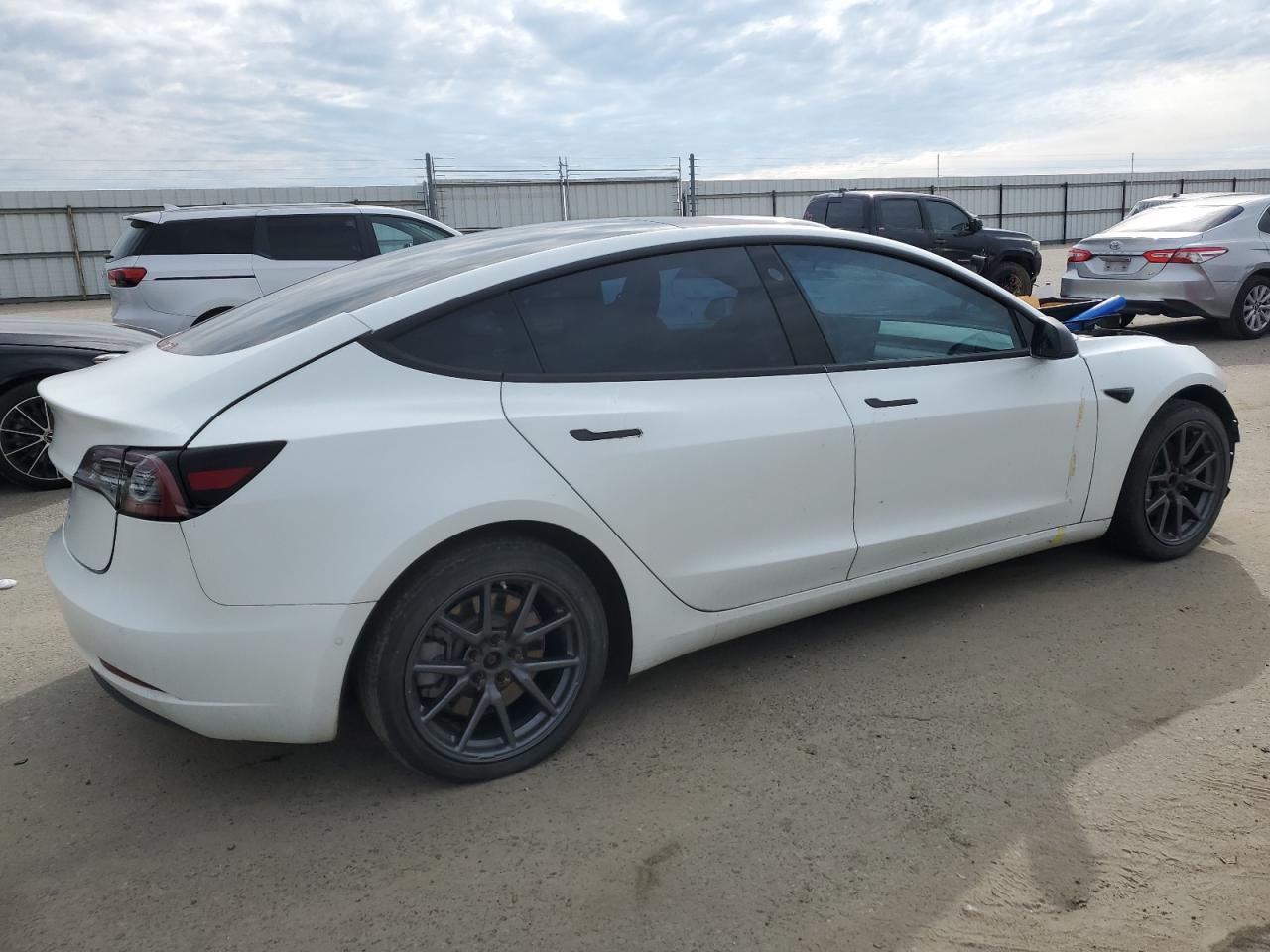 Photo 2 VIN: 5YJ3E1EA5JF063491 - TESLA MODEL 3 