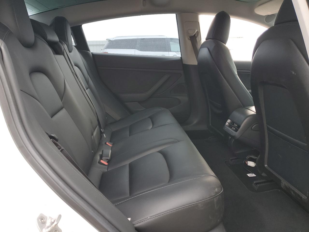 Photo 9 VIN: 5YJ3E1EA5JF063491 - TESLA MODEL 3 