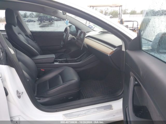 Photo 4 VIN: 5YJ3E1EA5JF098807 - TESLA MODEL 3 