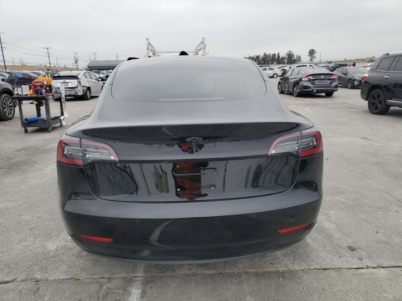 Photo 5 VIN: 5YJ3E1EA5JF122667 - TESLA MODEL 3 