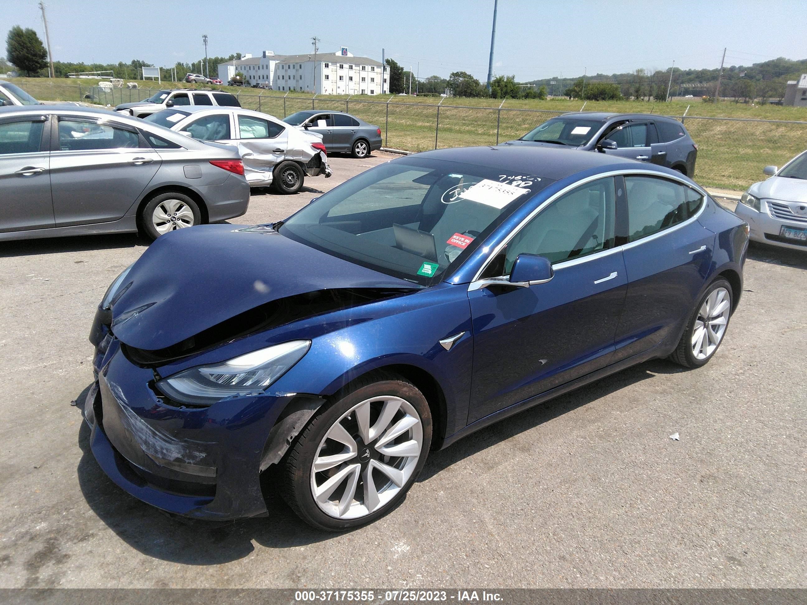 Photo 1 VIN: 5YJ3E1EA5JF156088 - TESLA MODEL 3 