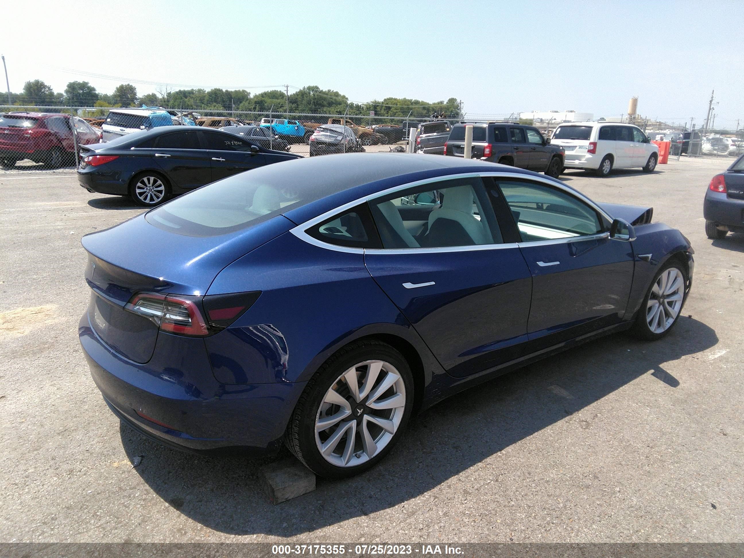 Photo 3 VIN: 5YJ3E1EA5JF156088 - TESLA MODEL 3 