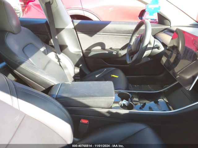 Photo 4 VIN: 5YJ3E1EA5JF159461 - TESLA MODEL 3 