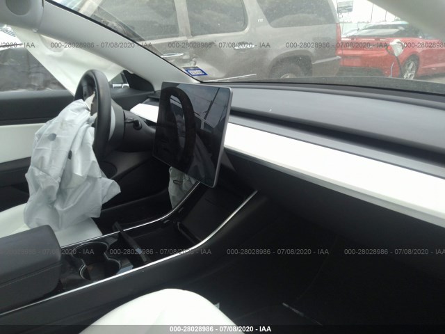 Photo 4 VIN: 5YJ3E1EA5JF166183 - TESLA MODEL 3 